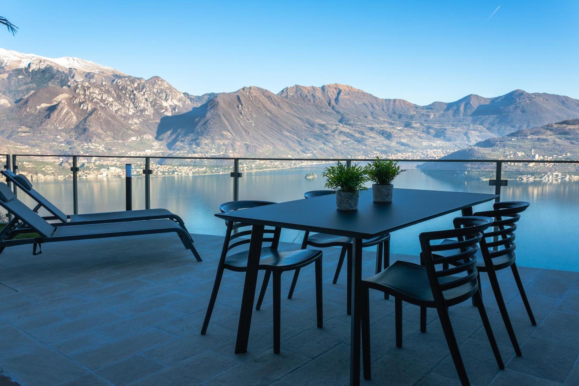 Mia Isola With Lake View, Garden And Swimming Pool Parzanica Eksteriør bilde