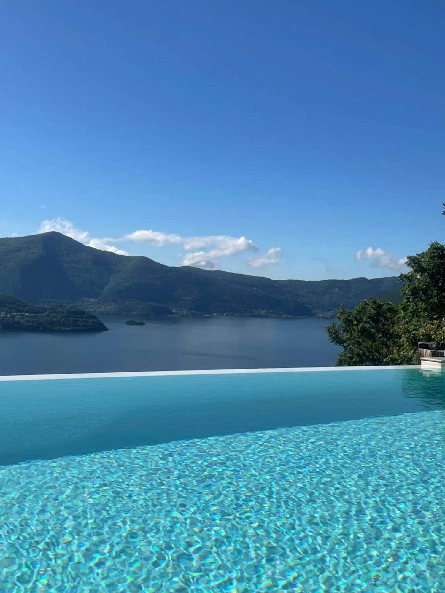 Mia Isola With Lake View, Garden And Swimming Pool Parzanica Eksteriør bilde