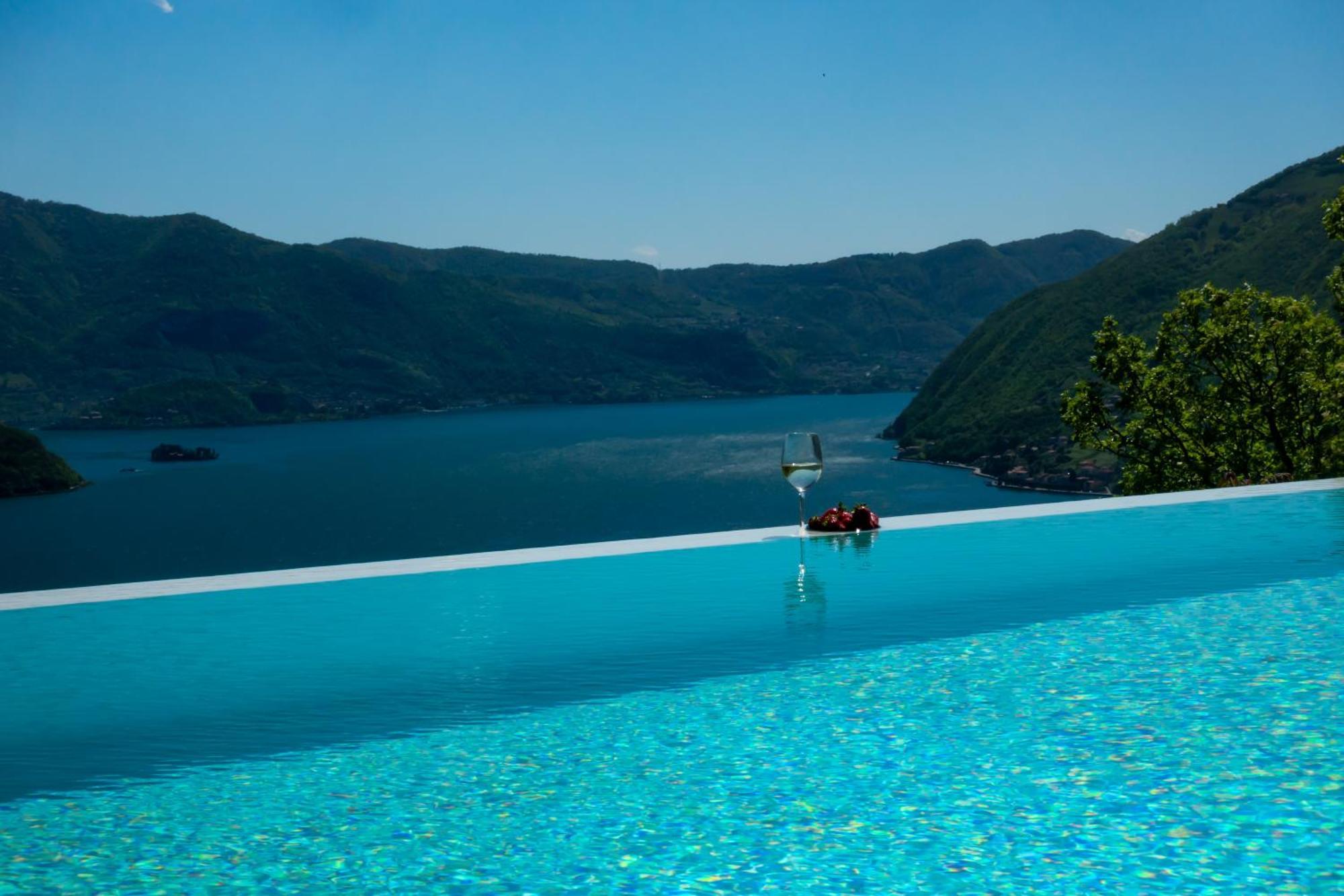 Mia Isola With Lake View, Garden And Swimming Pool Parzanica Eksteriør bilde