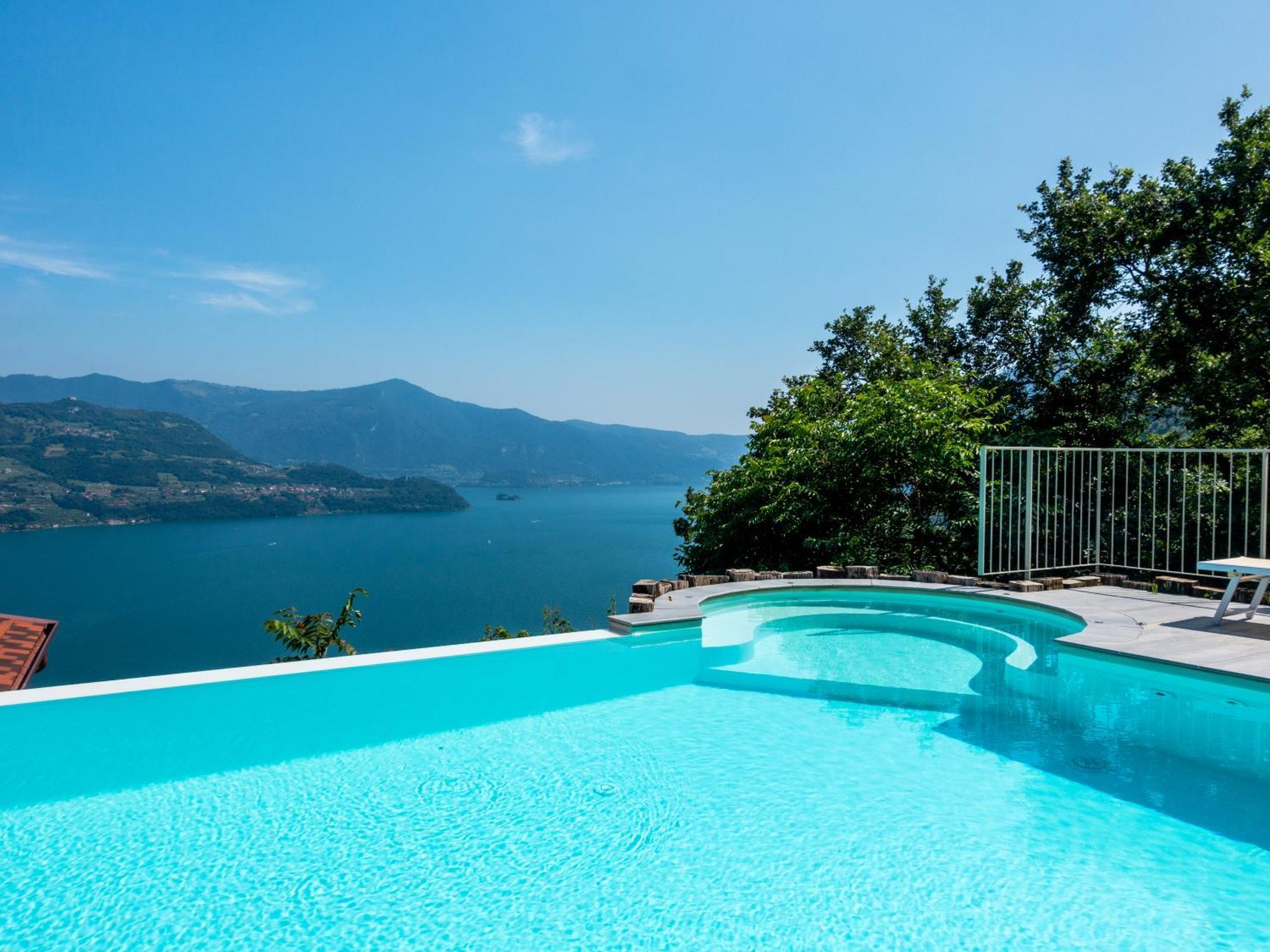 Mia Isola With Lake View, Garden And Swimming Pool Parzanica Eksteriør bilde